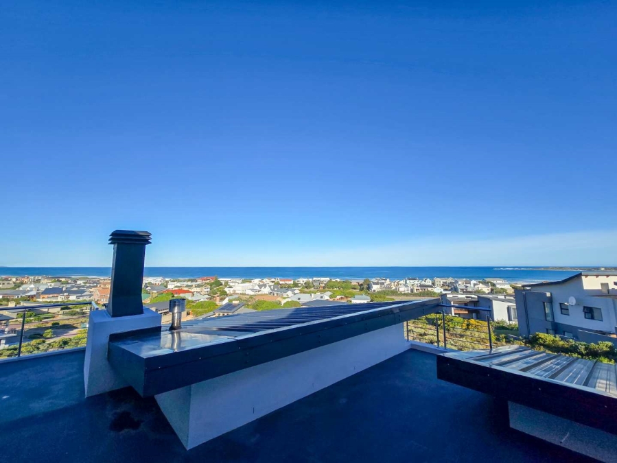 2 Bedroom Property for Sale in Stilbaai Oos Western Cape